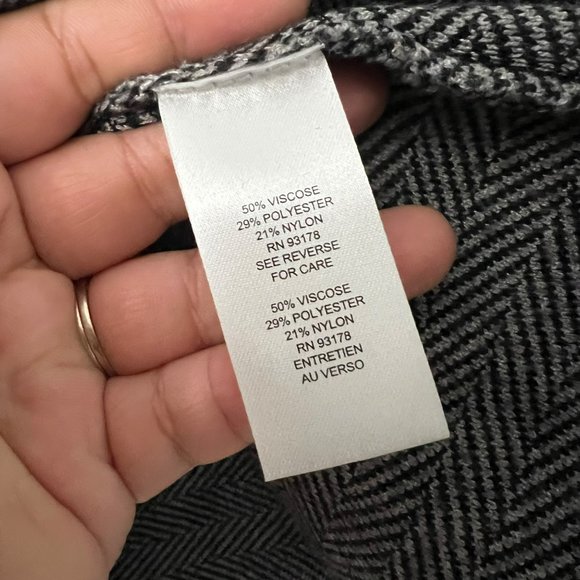 Tahari Womens Gray Black Herringbone Pattern Mock Neck Thick Knit Sweater M - Picture 4 of 5